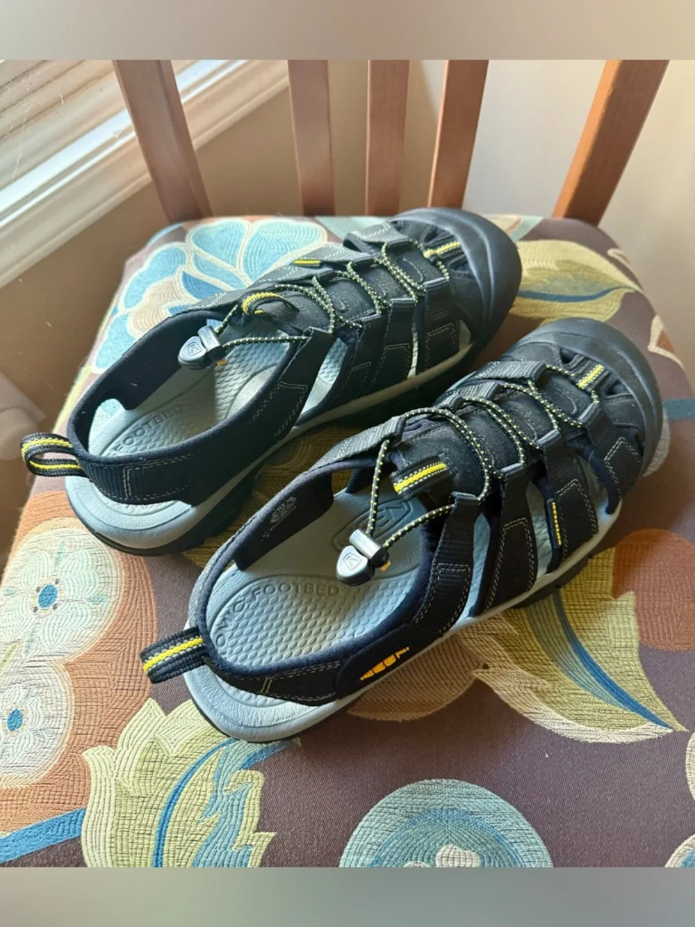 KEEN men’s sandals size 11 1/2. - Picture 2 of 4